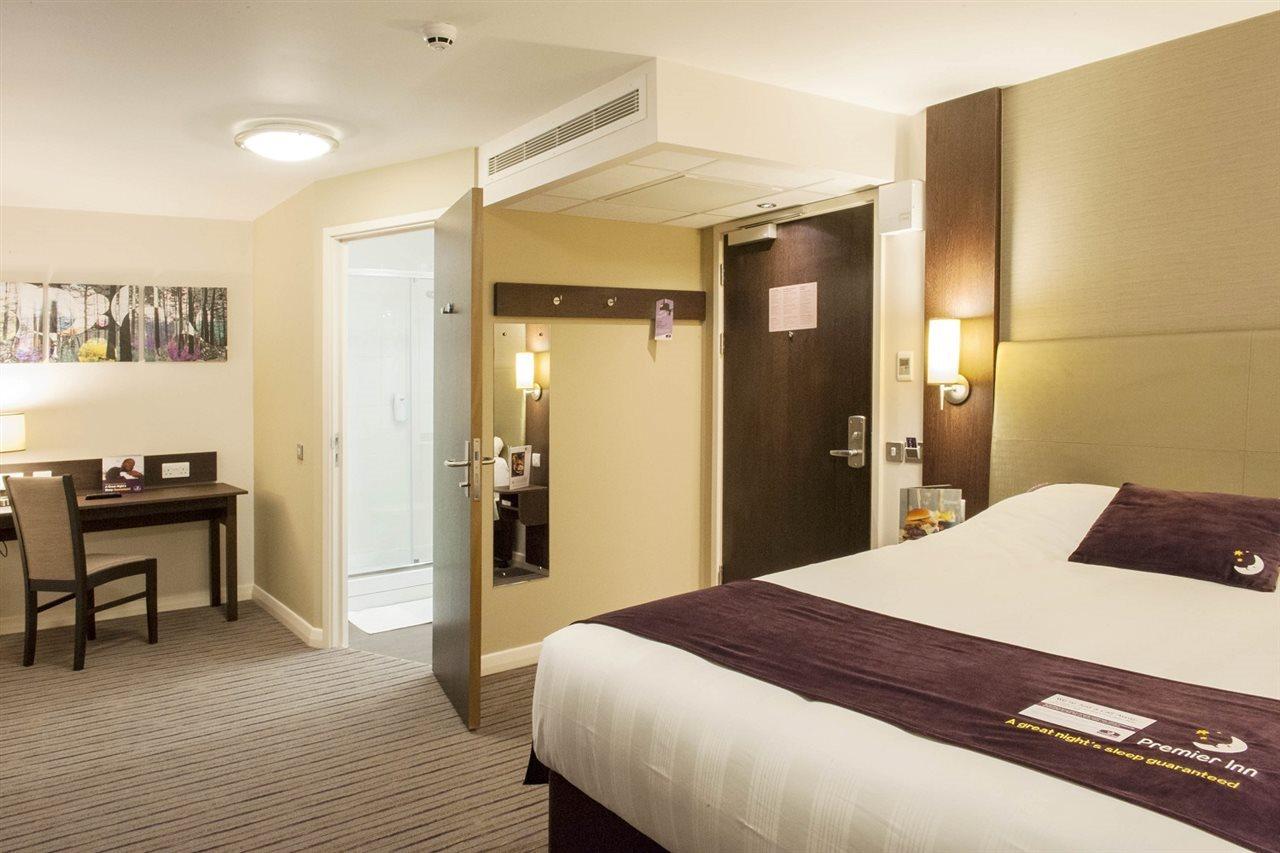 Premier Inn Bath City Centre Екстер'єр фото