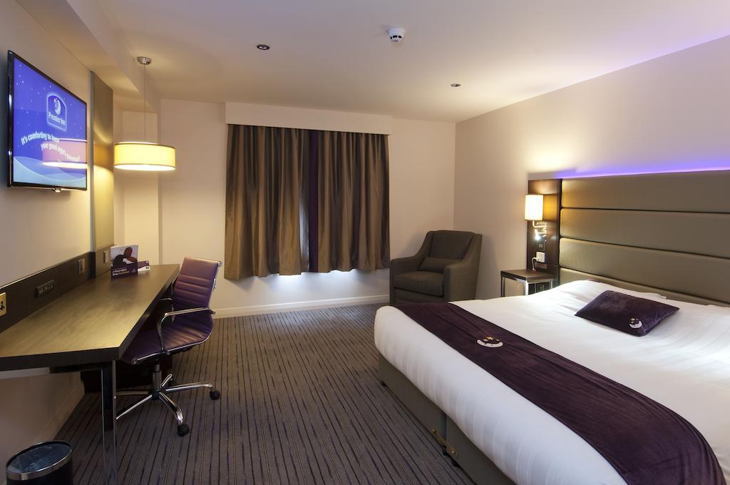 Premier Inn Bath City Centre Номер фото