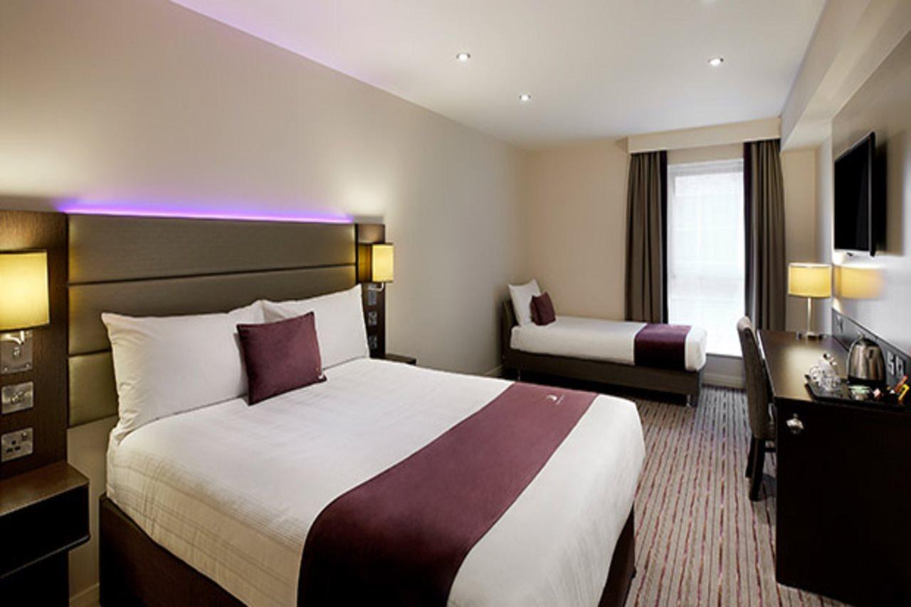 Premier Inn Bath City Centre Екстер'єр фото